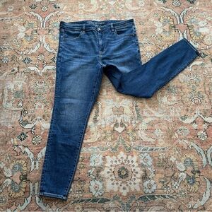 American Eagle High Rise Jegging